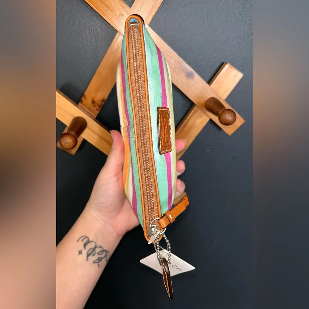 VINTAGE Coach Hampton Watercolor Stripe Zip Top Cosmetic bag (2006) -NWT- - Picture 7 of 9